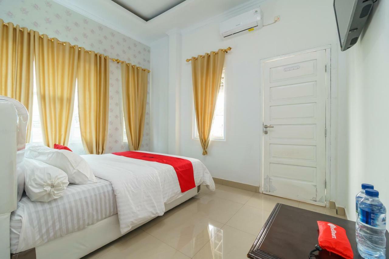 מלון Reddoorz Syariah Near Simpang Sekip פאלמבאנג מראה חיצוני תמונה
